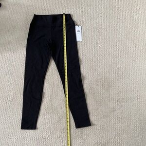 NWT ALO Yoga WARM Airbrush High Waist Nocturne Leggings